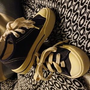 Old Navy Shoe Supply Black Fabric Tennis Shoes Size 6T